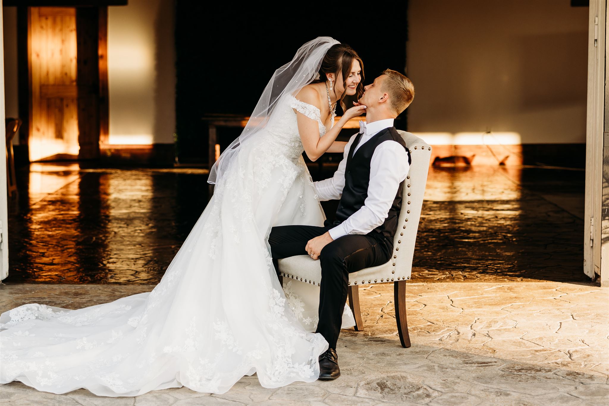 Questions-to-Ask-Arkansas-Wedding-Photographer-Legend-and-Lace-Studios-43